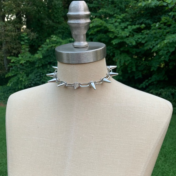 Lightweight Spike Collar Necklace - Picture 3 of 5